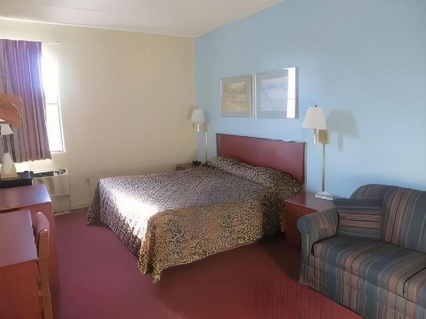 Super 8 by Wyndham Knoxville Downtown Area image 14